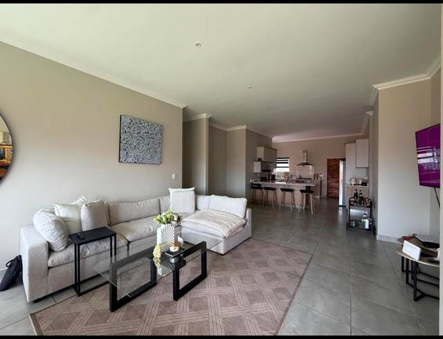 3 BEDROOM HOUSE FOR SALE IN SIX FOUNTAINS